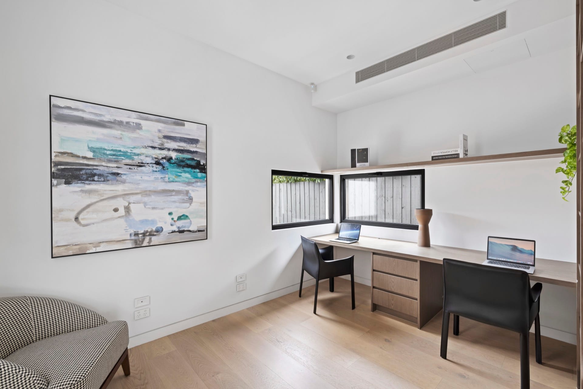 20 Seymour Grove — 32